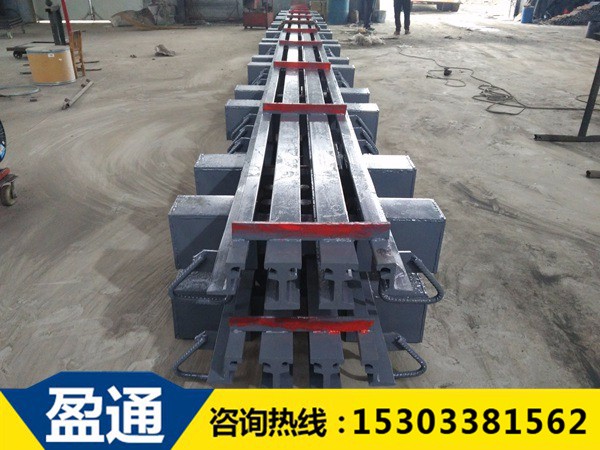 GQF-MZL-240型模數(shù)式橋梁伸縮縫